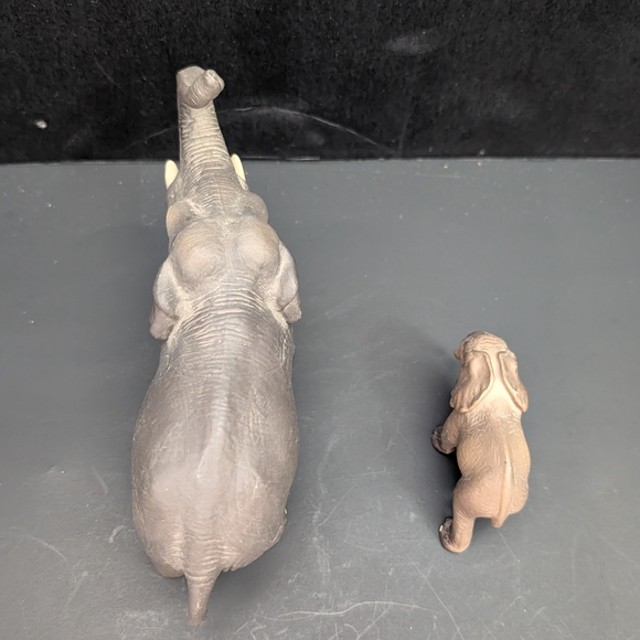 Gray Elephant Toy Set - Picture 5 of 8